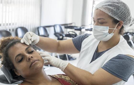 Cursos gratuitos do Laboratrio de Beleza de Curitiba so um sucesso