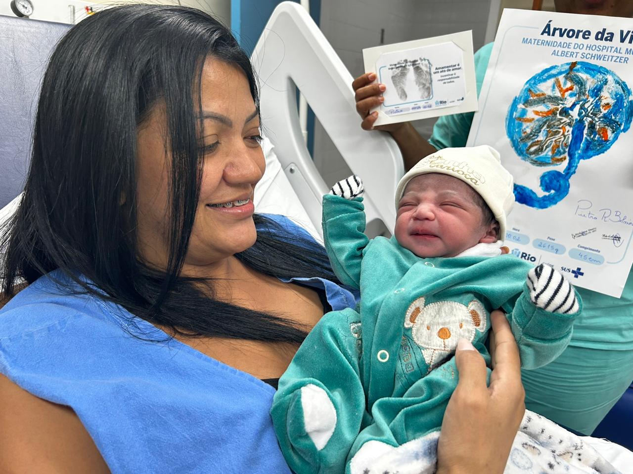 Secretaria de Saúde celebra a chegada de dois bebês na virada do ano - Prefeitura da Cidade do Rio de Janeiro
