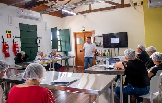 Qual a diferena entre drinque e coquetel? Curso gratuito de Preparo de bebidas
